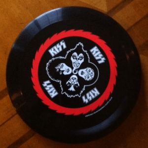 KISS - Frisbee Pic!