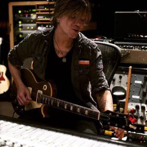 Goo Goo Dolls - John Rzeznik - November - 2015 - 3MO33NSF