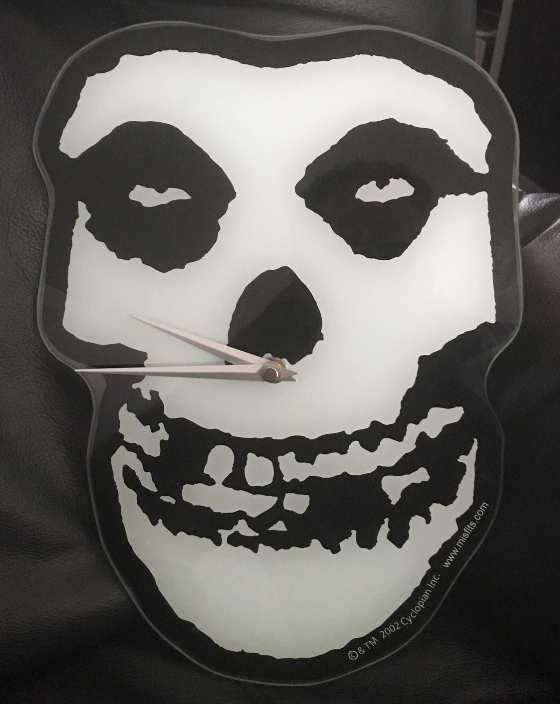 misfits-clock-mo33-ilmfso7733-2016